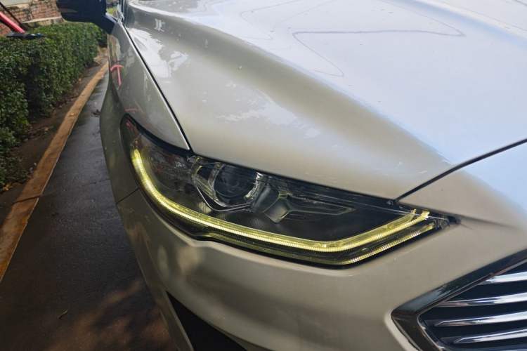 Used Ford Mondeo New Energy 2018 2.0 PHEV Smart-Controlled Fashion Edition China VI Standard Right Front Headlight