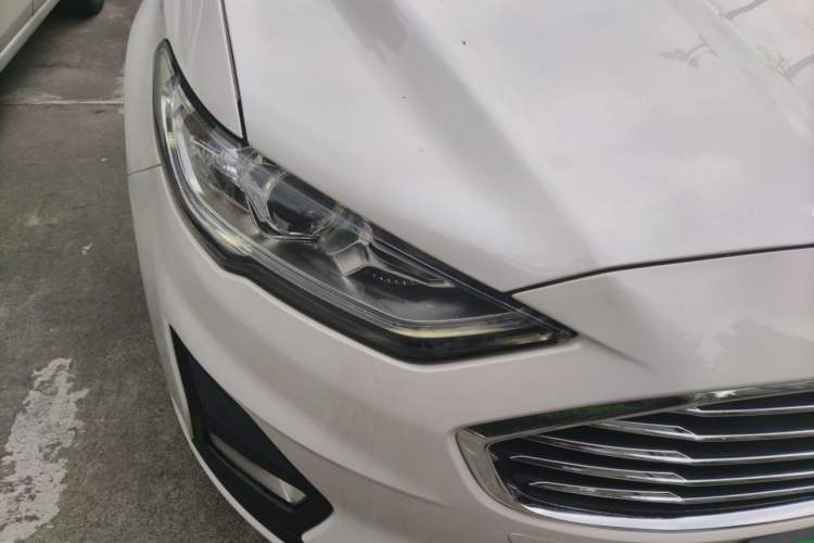 Used Ford Mondeo New Energy 2018 2.0 PHEV Smart-Controlled Fashion Edition China VI Standard Right Front Headlight