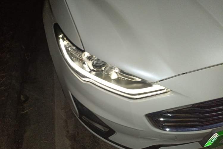 Used Ford Mondeo New Energy 2018 2.0 PHEV Smart-Controlled Fashion Edition China VI Standard Right Front Headlight