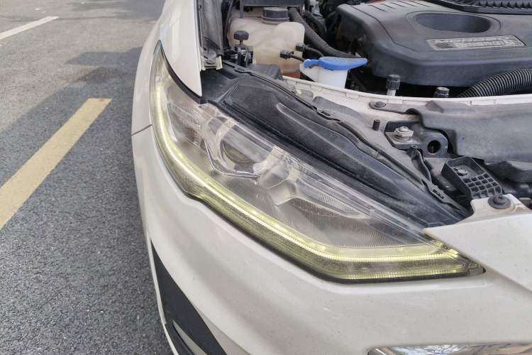Used Ford Mondeo New Energy 2018 2.0 PHEV Smart-Controlled Fashion Edition China VI Standard Right Front Headlight