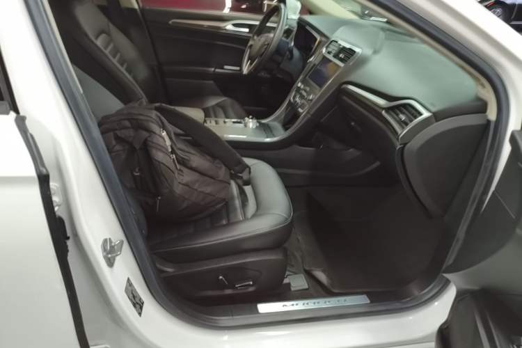 Used Ford Mondeo New Energy 2018 2.0 PHEV Smart-Controlled Fashion Edition China VI Standard Right Front Seat
