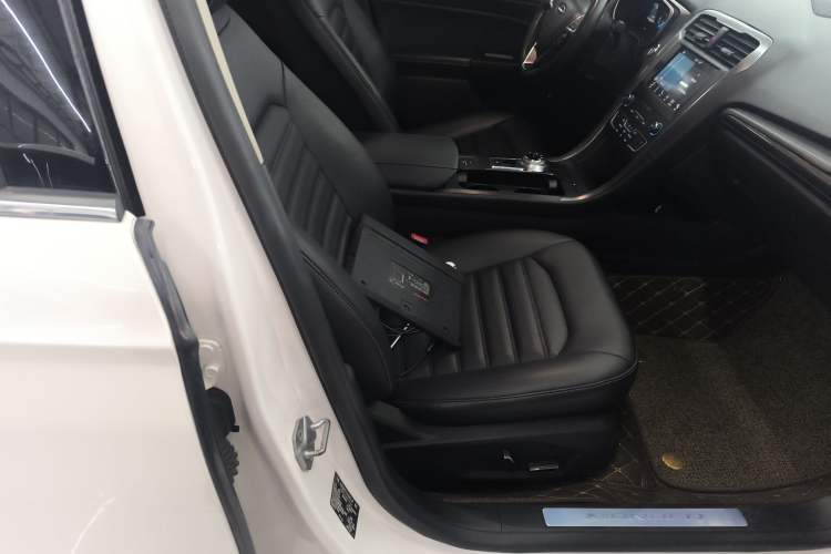Used Ford Mondeo New Energy 2018 2.0 PHEV Smart-Controlled Fashion Edition China VI Standard Right Front Seat
