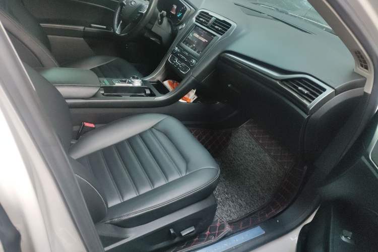 Used Ford Mondeo New Energy 2018 2.0 PHEV Smart-Control Luxury Version China VI Standard Right Front Seat