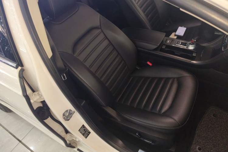 Used Ford Mondeo New Energy 2018 2.0 PHEV Smart-Controlled Fashion Edition China V Standard Right Front Seat