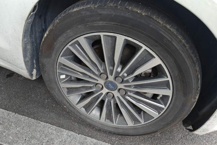 Used Ford Mondeo New Energy 2018 2.0 PHEV Zhihao Trim Right Front Wheel Hub