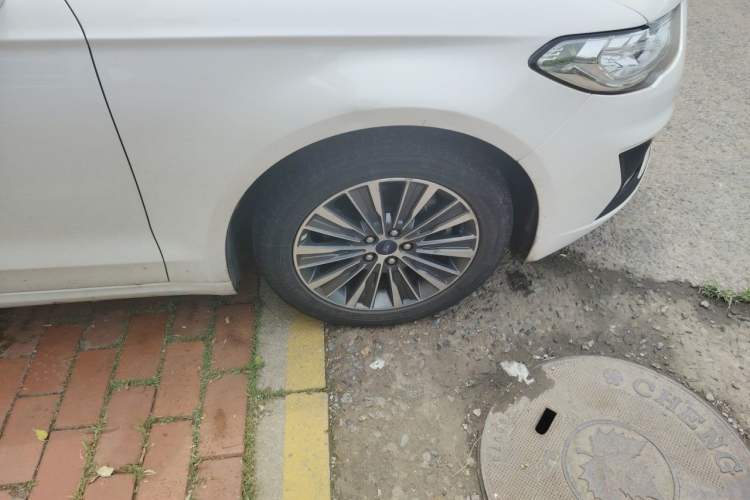 Used Ford Mondeo New Energy 2018 2.0 PHEV Smart-Controlled Fashion Edition China VI Standard Right Front Wheel Hub