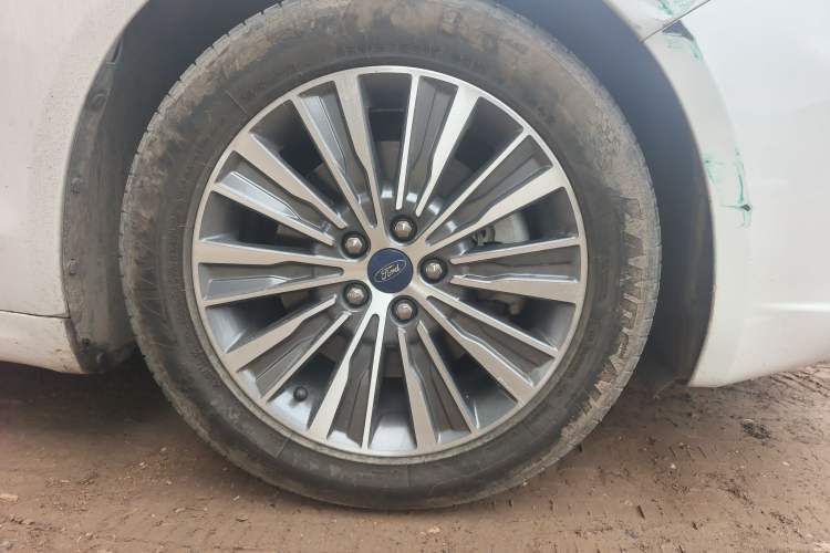 Used Ford Mondeo New Energy 2018 2.0 PHEV Smart-Controlled Fashion Edition China VI Standard Right Front Wheel Hub