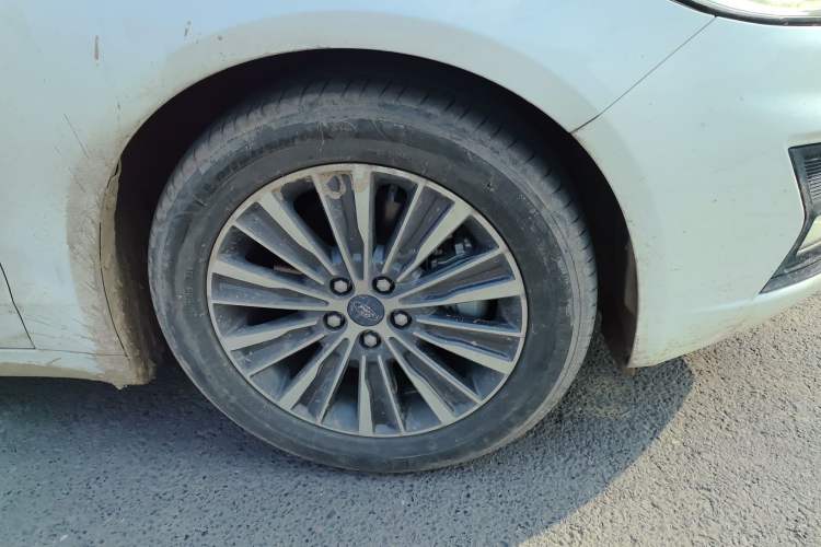 Used Ford Mondeo New Energy 2018 2.0 PHEV Smart-Controlled Fashion Edition China VI Standard Right Front Wheel Hub