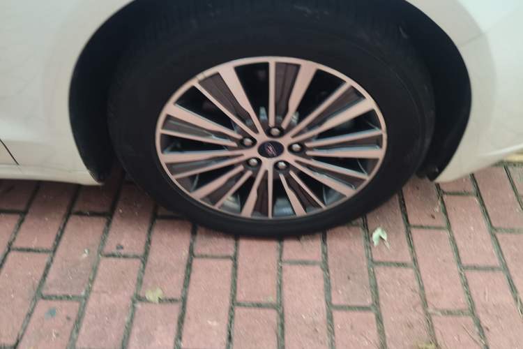 Used Ford Mondeo New Energy 2018 2.0 PHEV Smart-Controlled Fashion Edition China V Standard Right Front Wheel Hub