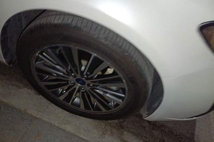 Used Ford Mondeo New Energy 2018 2.0 PHEV Smart-Controlled Fashion Edition China VI Standard Right Front Wheel Hub