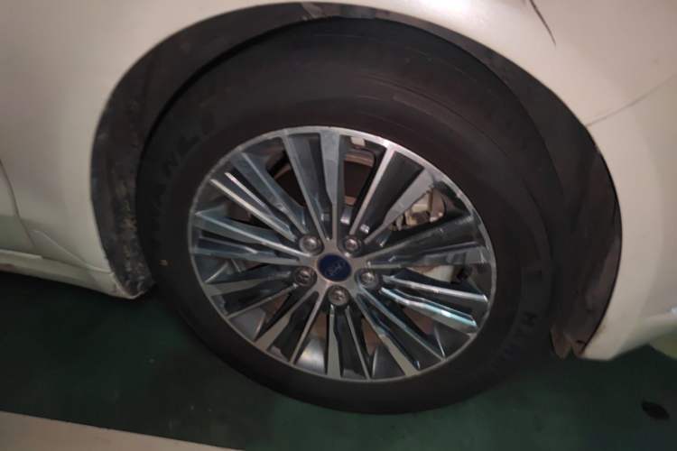 Used Ford Mondeo New Energy 2018 2.0 PHEV Smart-Controlled Fashion Edition China V Standard Right Front Wheel Hub