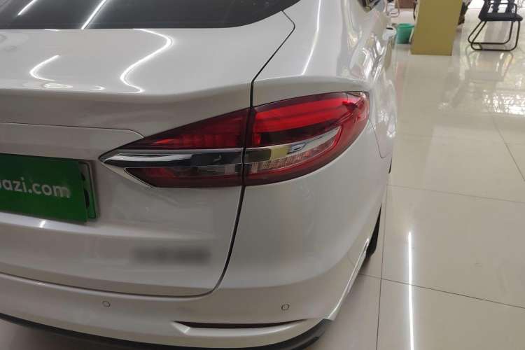Used Ford Mondeo New Energy 2018 2.0 PHEV Smart-Controlled Fashion Edition China VI Standard Right Rear Taillight