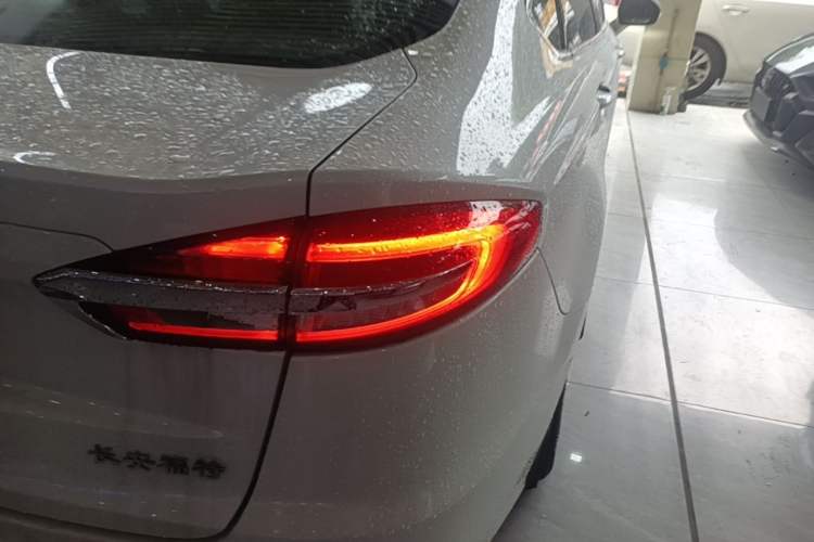 Used Ford Mondeo New Energy 2018 2.0 PHEV Smart-Controlled Fashion Edition China V Standard Right Rear Taillight