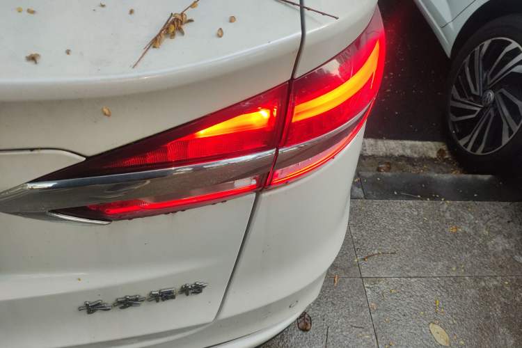 Used Ford Mondeo New Energy 2018 2.0 PHEV Smart-Control Luxury Version China VI Standard Right Rear Taillight