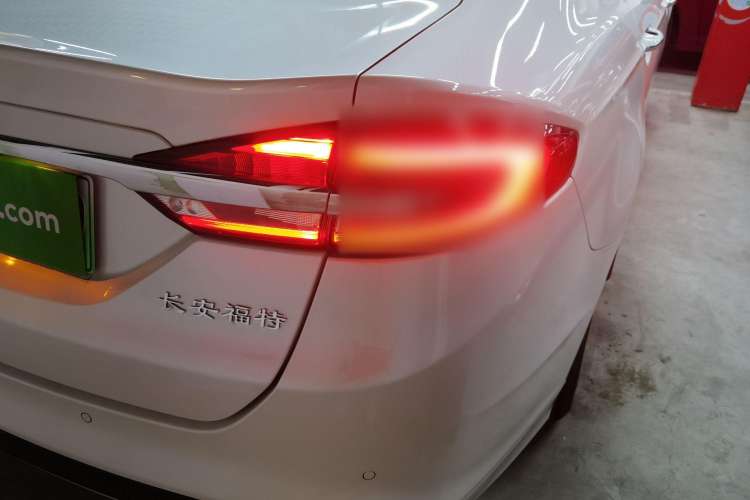 Used Ford Mondeo New Energy 2018 2.0 PHEV Zhihao Trim Right Rear Taillight