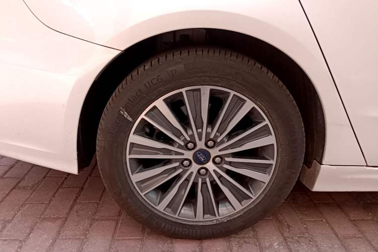 Used Ford Mondeo New Energy 2018 2.0 PHEV Smart-Controlled Fashion Edition China VI Standard Right Rear Wheel Hub