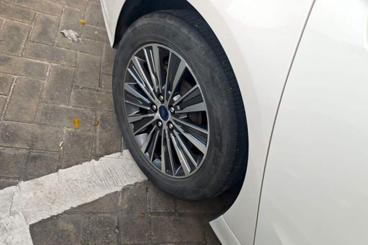Used Ford Mondeo New Energy 2018 2.0 PHEV Smart-Controlled Fashion Edition China VI Standard Right Rear Wheel Hub
