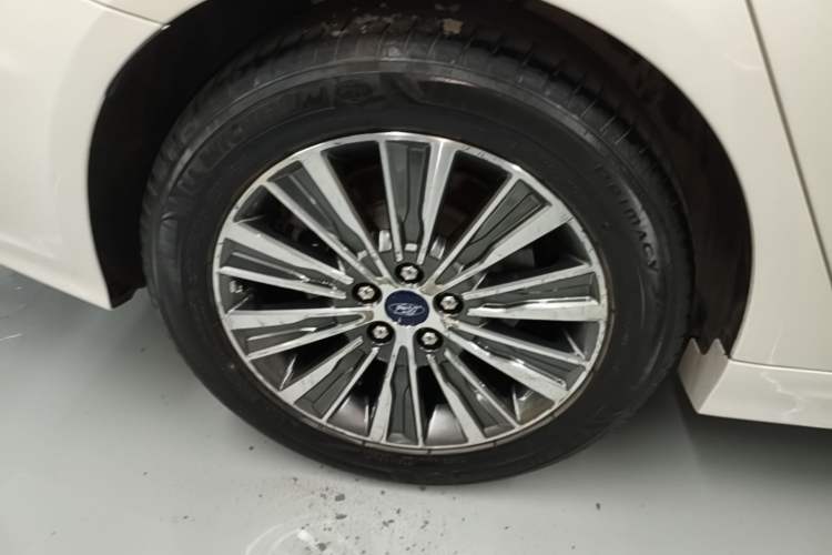 Used Ford Mondeo New Energy 2018 2.0 PHEV Smart-Controlled Fashion Edition China VI Standard Right Rear Wheel Hub
