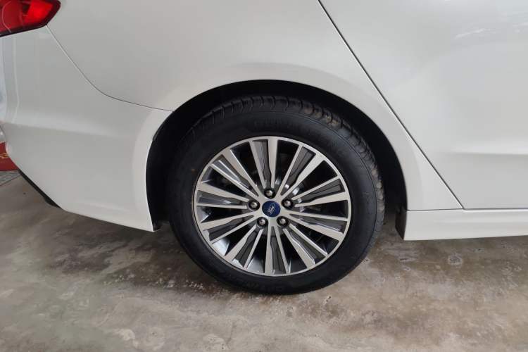 Used Ford Mondeo New Energy 2018 2.0 PHEV Smart-Controlled Fashion Edition China VI Standard Right Rear Wheel Hub