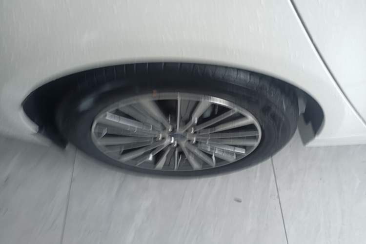 Used Ford Mondeo New Energy 2018 2.0 PHEV Smart-Controlled Fashion Edition China V Standard Right Rear Wheel Hub