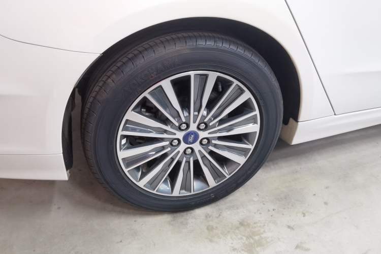 Used Ford Mondeo New Energy 2018 2.0 PHEV Zhihao Trim Right Rear Wheel Hub