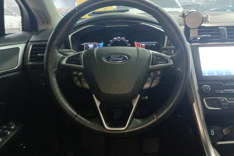 Used Ford Mondeo New Energy 2018 2.0 PHEV Smart-Controlled Fashion Edition China VI Standard Steering Wheel