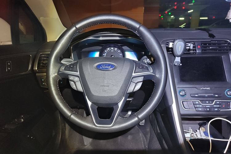 Used Ford Mondeo New Energy 2018 2.0 PHEV Smart-Control Luxury Version China VI Standard Steering Wheel
