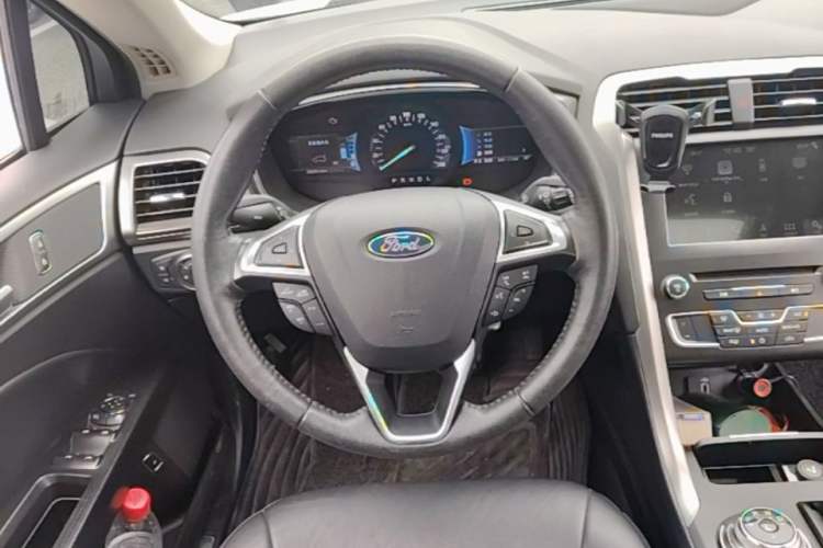 Used Ford Mondeo New Energy 2018 2.0 PHEV ZhiShang Trim Steering Wheel