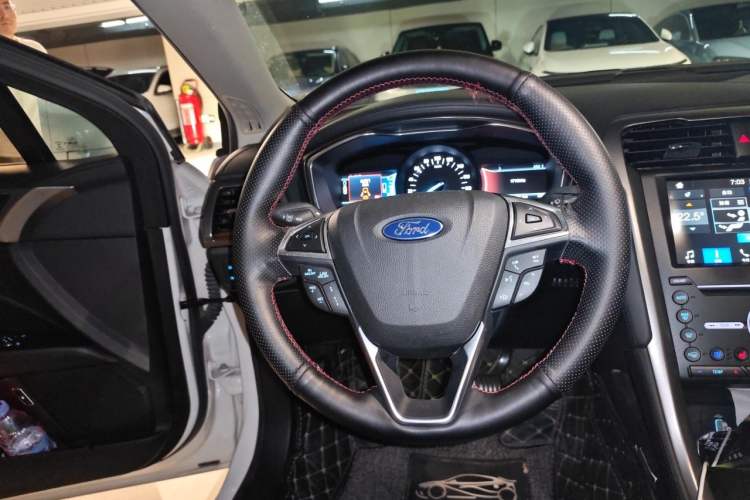 Used Ford Mondeo New Energy 2018 2.0 PHEV ZhiZun Flagship Version Steering Wheel