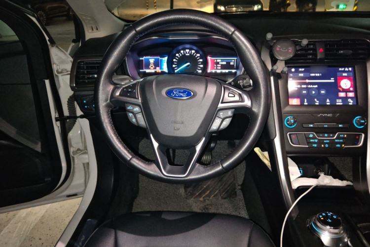 Used Ford Mondeo New Energy 2018 2.0 PHEV ZhiShang Trim Steering Wheel