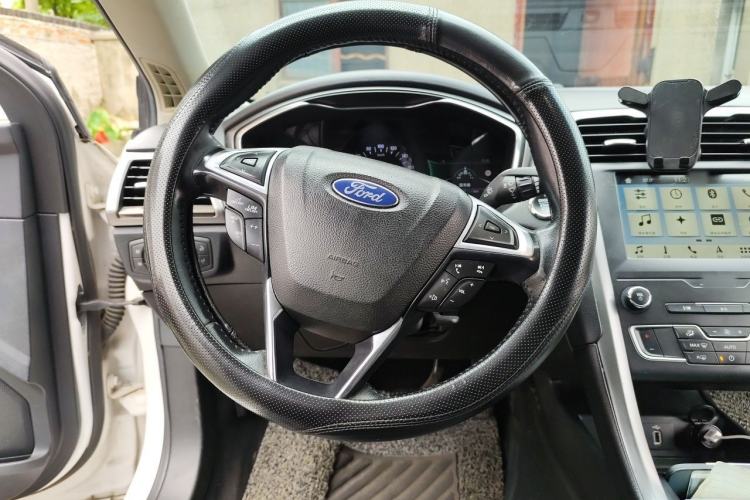 Used Ford Mondeo New Energy 2018 2.0 PHEV Smart-Controlled Fashion Edition China VI Standard Steering Wheel