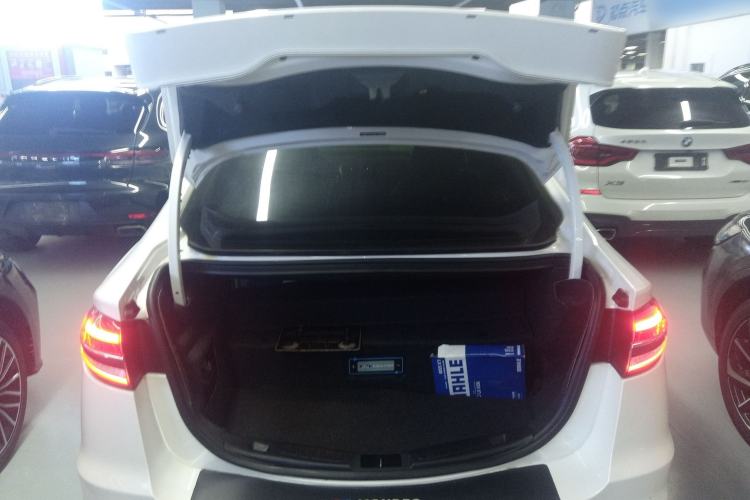 Used Ford Mondeo New Energy 2018 2.0 PHEV Smart-Controlled Fashion Edition China VI Standard Trunk