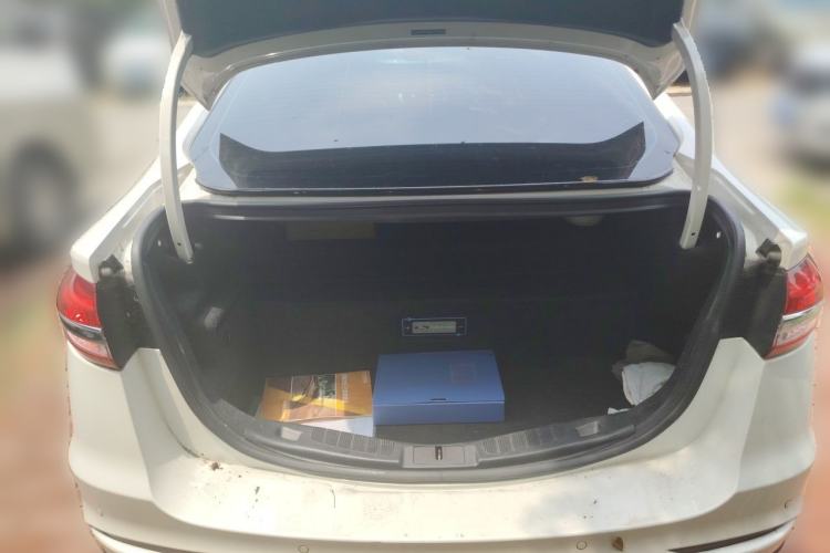 Used Ford Mondeo New Energy 2018 2.0 PHEV Smart-Controlled Fashion Edition China VI Standard Trunk
