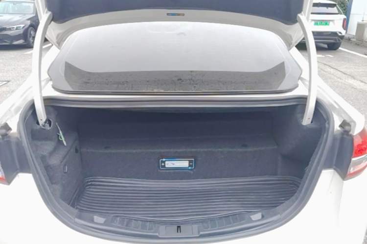 Used Ford Mondeo New Energy 2018 2.0 PHEV ZhiShang Trim Trunk