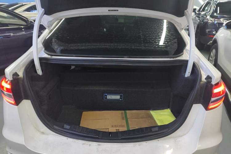 Used Ford Mondeo New Energy 2018 2.0 PHEV Smart-Controlled Fashion Edition China VI Standard Trunk