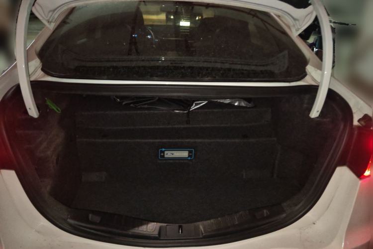 Used Ford Mondeo New Energy 2018 2.0 PHEV ZhiShang Trim Trunk