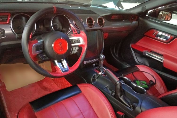 Used Ford Mustang  Interior 2