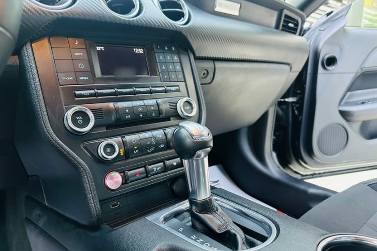 Used Ford Mustang  Interior 2