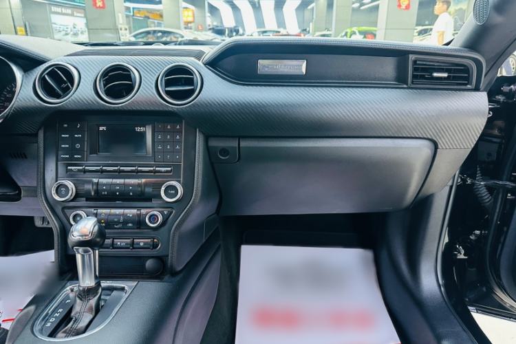 Used Ford Mustang  Interior 3