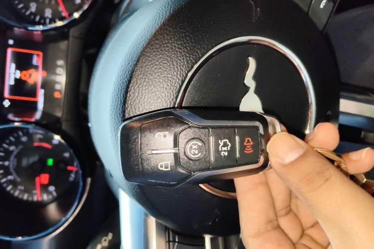 Used Ford Mustang  Interior 1