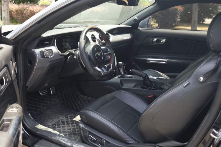 Used Ford Mustang 2019 2.3L EcoBoost Interior 2