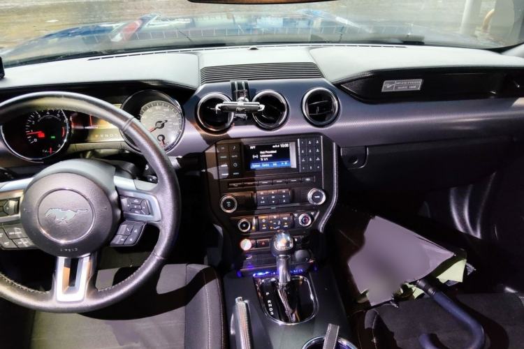 Used Ford Mustang  Interior 2