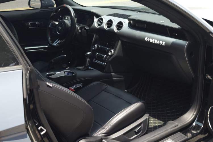 Used Ford Mustang 2019 2.3L EcoBoost Interior 3