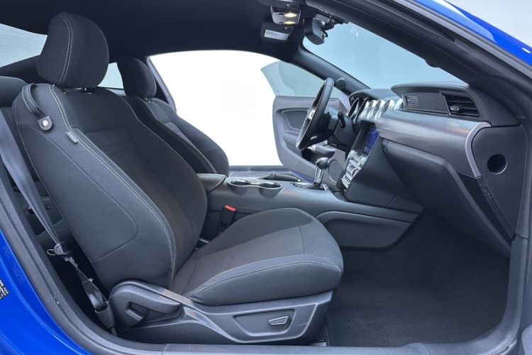 Used Ford Mustang 2019 2.3T Automatic Hardtop Base Version U.S. Specification Right Front Seat