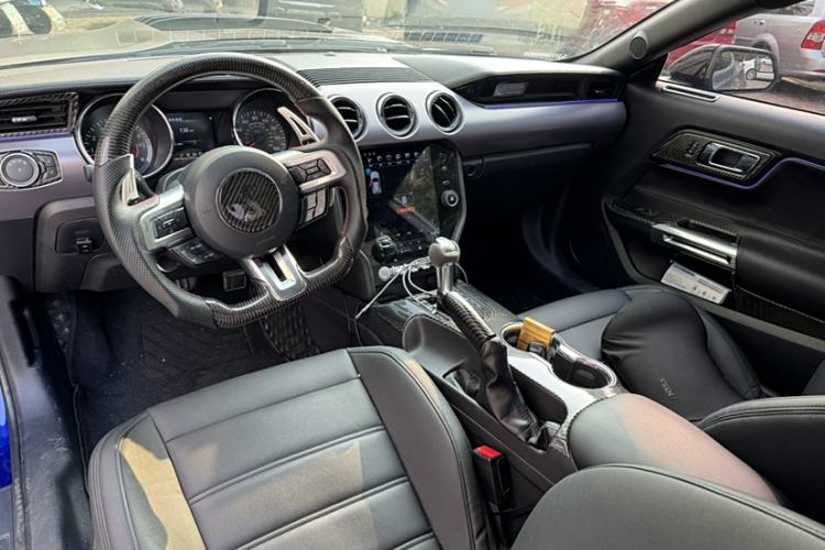 Used Ford Mustang  Interior 1