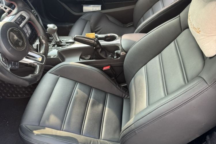 Used Ford Mustang  Interior 3