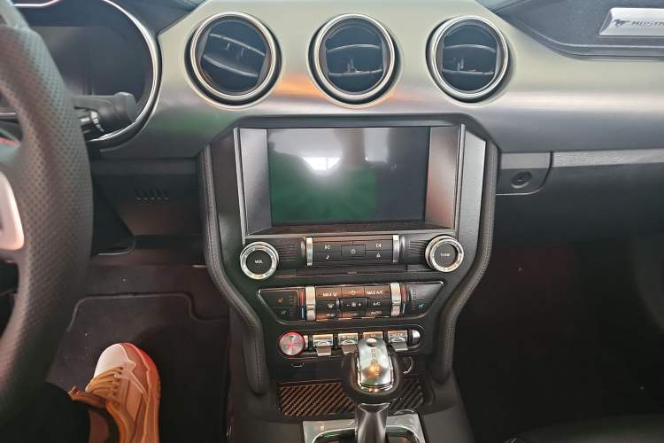 Used Ford Mustang 2019 2.3L EcoBoost Interior 4