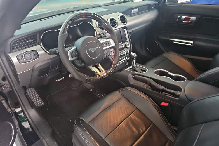 Used Ford Mustang 2019 2.3L EcoBoost Interior 6