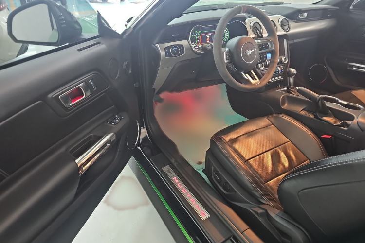 Used Ford Mustang 2019 2.3L EcoBoost Interior 2