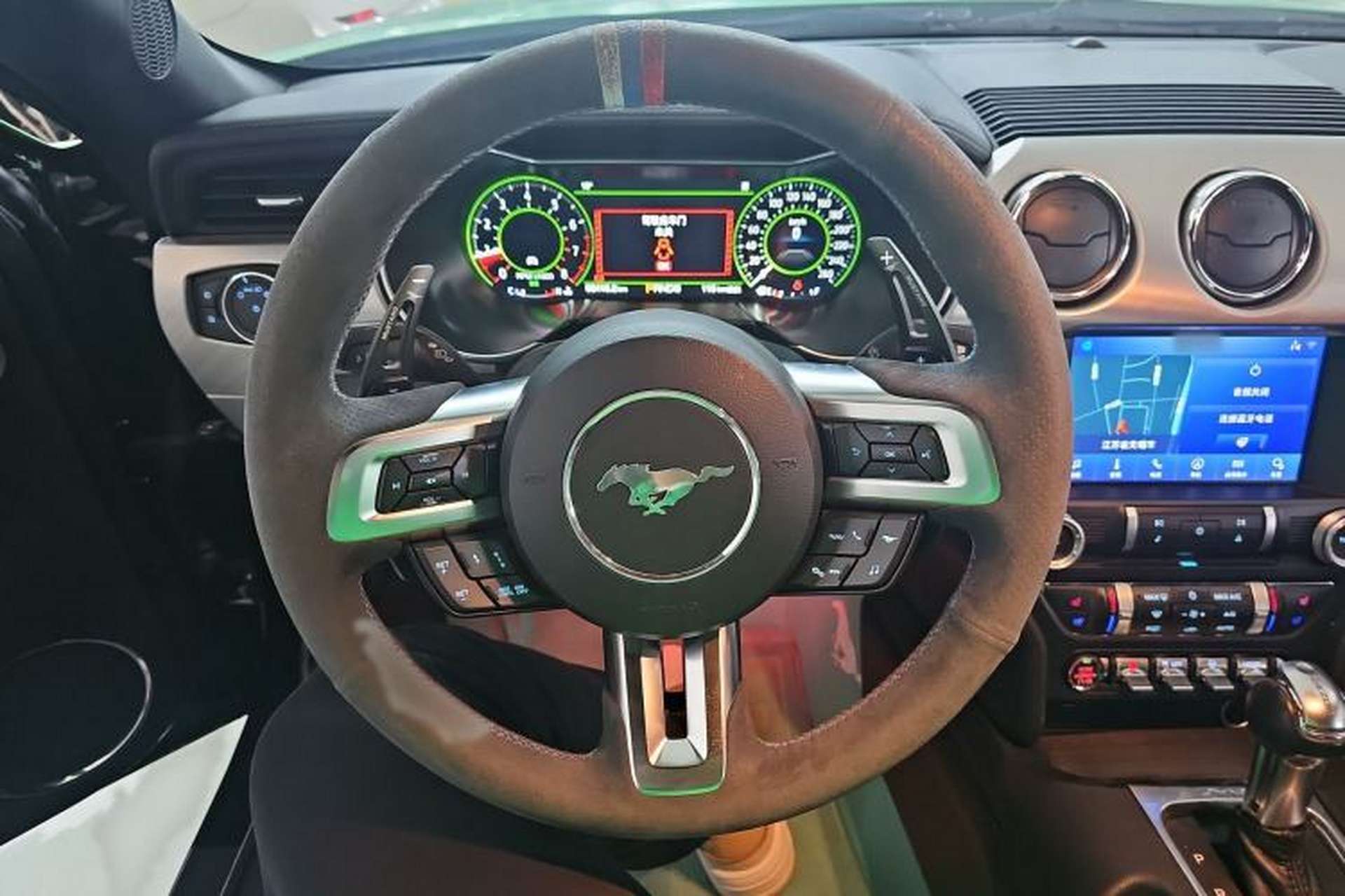 Used Ford Mustang 2019 2.3L EcoBoost Interior 4